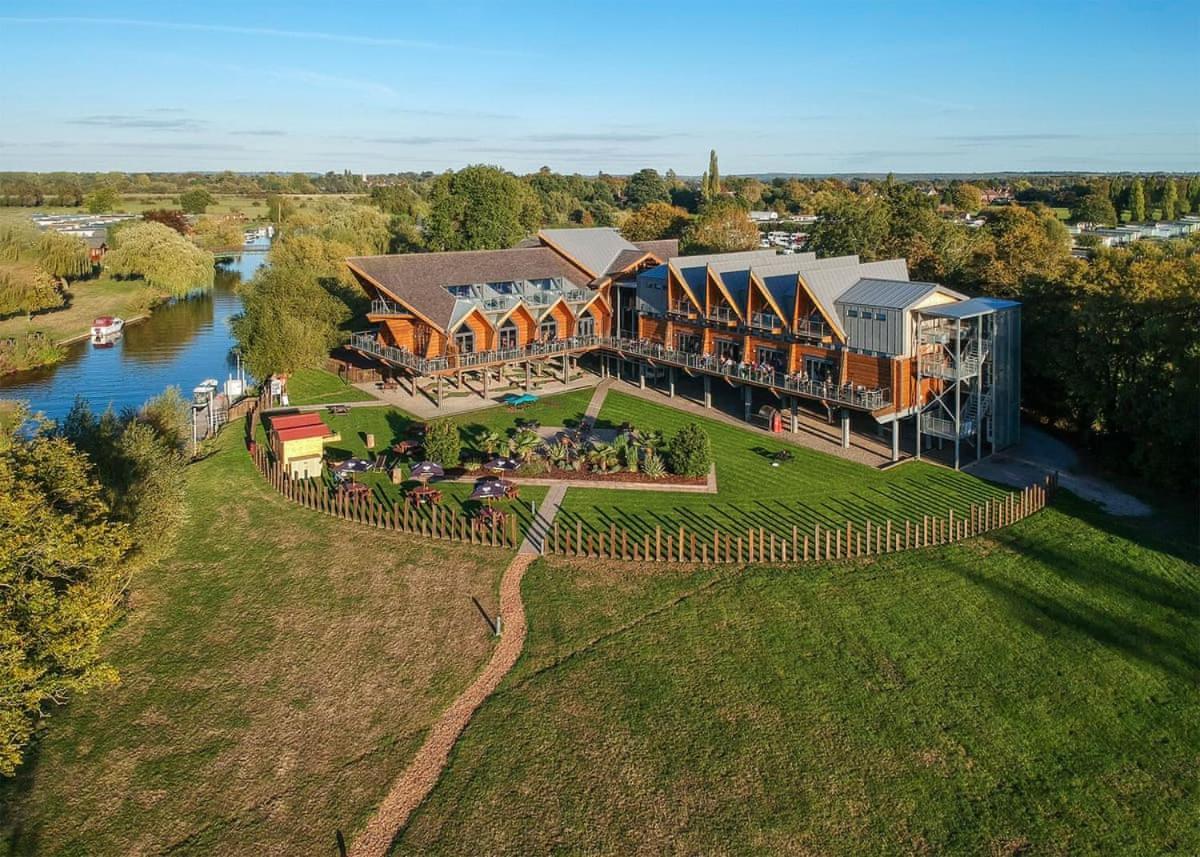 Riverside Park Стратфорд на Ейвън Екстериор снимка